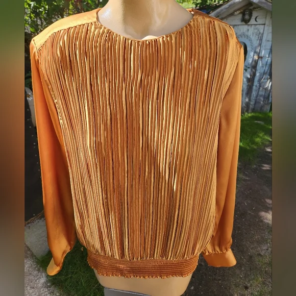 Gold satiny blouse - Picture 3 of 9